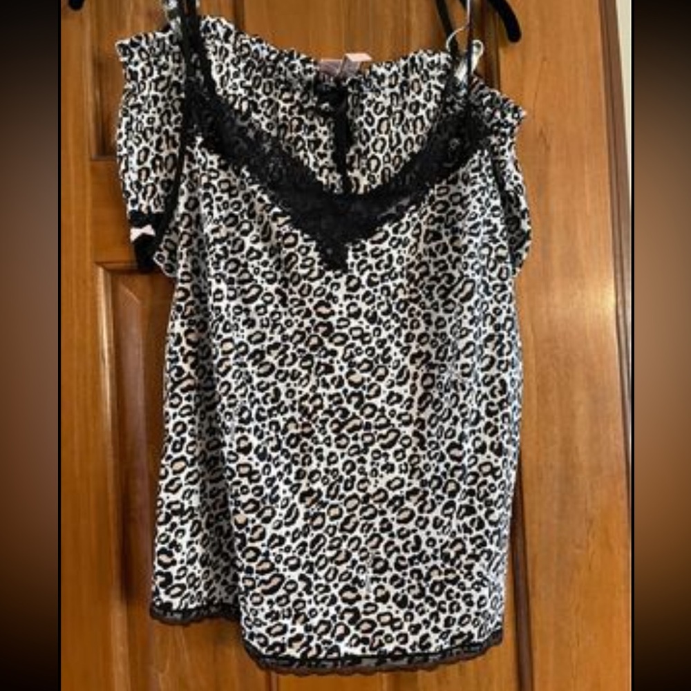 NWT VS Leopard Set